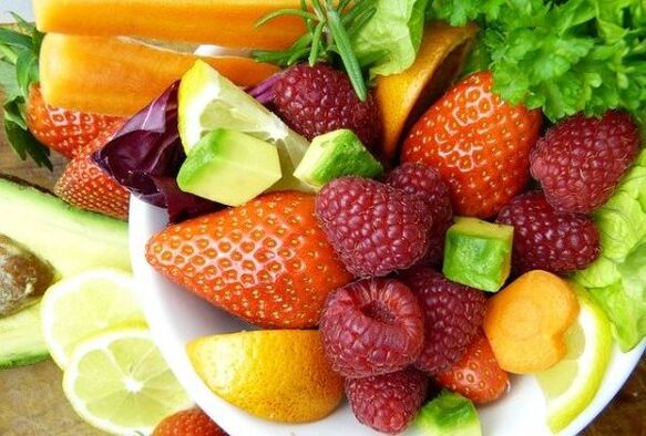 Frutas com frutas e ervas